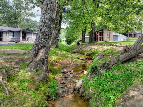 285 E Tennessee Avenue Mccaysville GA 30555