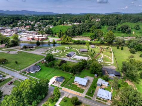 285 E Tennessee Avenue Mccaysville GA 30555