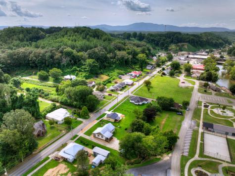 285 E Tennessee Avenue Mccaysville GA 30555