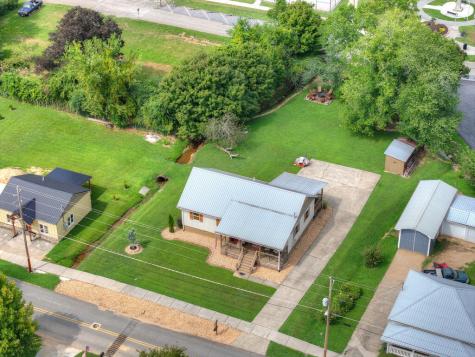 285 E Tennessee Avenue Mccaysville GA 30555