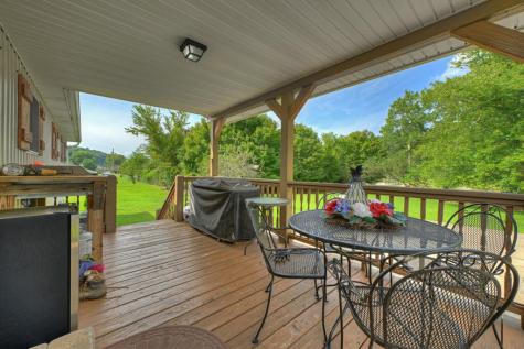 285 E Tennessee Avenue Mccaysville GA 30555