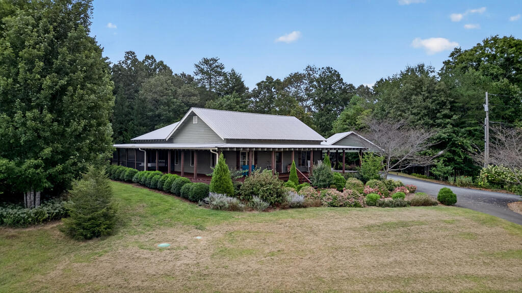 210 W Pierceville Road Mccaysville GA 30555