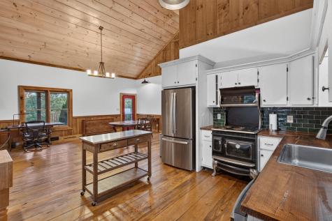 210 W Pierceville Road Mccaysville GA 30555
