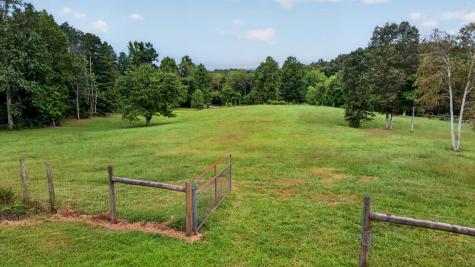210 W Pierceville Road Mccaysville GA 30555