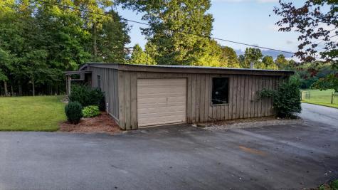 210 W Pierceville Road Mccaysville GA 30555