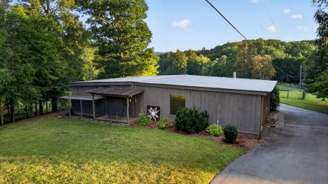 210 W Pierceville Road Mccaysville GA 30555