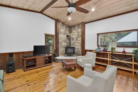 210 W Pierceville Road Mccaysville GA 30555