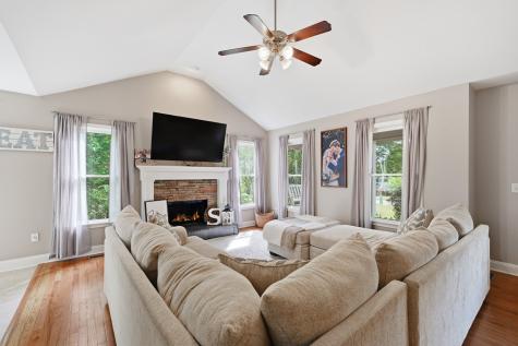 93 Horseshoe Bend Jasper GA 30143