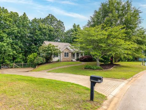 93 Horseshoe Bend Jasper GA 30143