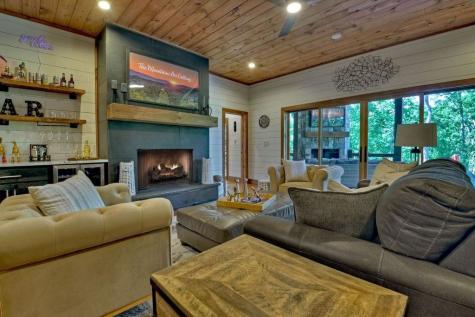 590 Deer Crest Road Blue Ridge GA 30513