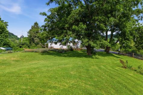 6 Ledford Chapel Road Hayesville NC 28904