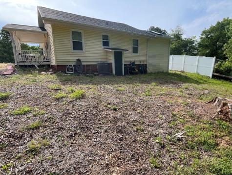 131 Hillcrest Drive Mccaysville GA 30555