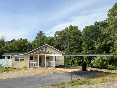131 Hillcrest Drive Mccaysville GA 30555