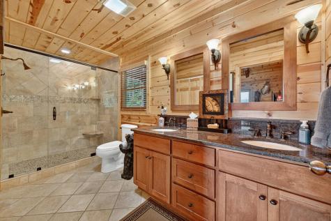 1579 Mangums Trail Blue Ridge GA 30513