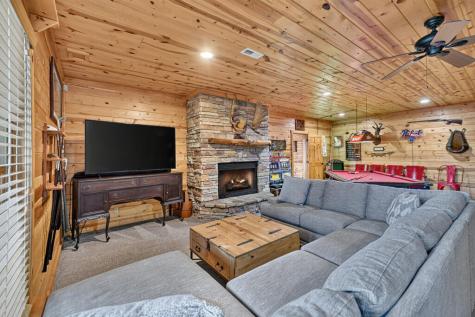 1579 Mangums Trail Blue Ridge GA 30513