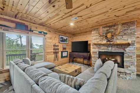 1579 Mangums Trail Blue Ridge GA 30513
