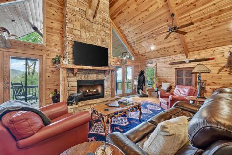 1579 Mangums Trail Blue Ridge GA 30513