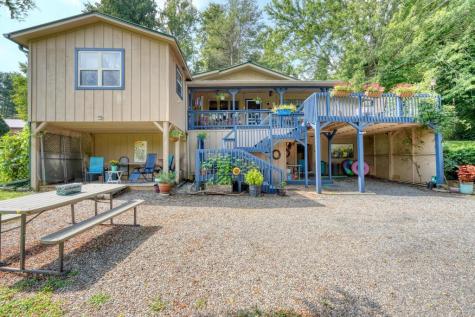 35 Chatuge Village Drive Hayesville NC 29804