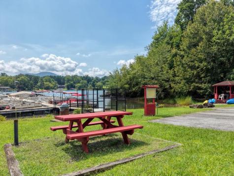 35 Chatuge Village Drive Hayesville NC 29804