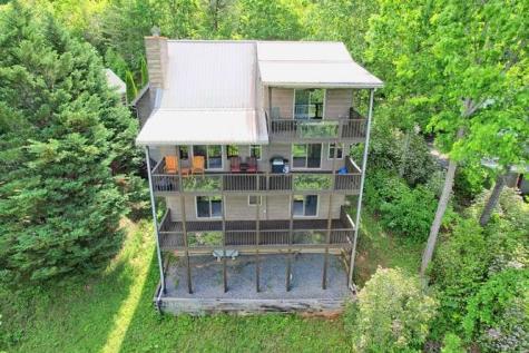 684 Kanuga Street Hiawassee GA 30546