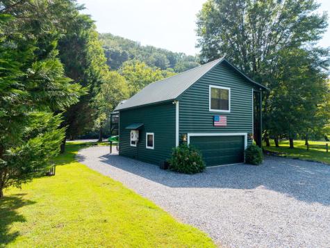 322 Theron Mccray Road Hayesville NC 28904