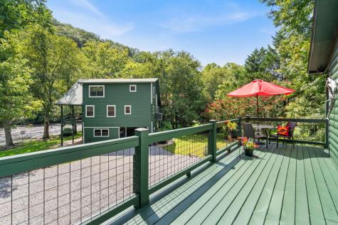 322 Theron Mccray Road Hayesville NC 28904
