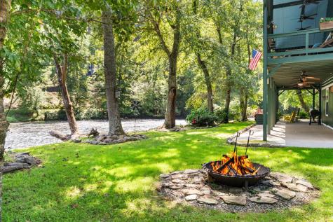 322 Theron Mccray Road Hayesville NC 28904