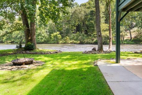 322 Theron Mccray Road Hayesville NC 28904
