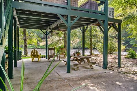 322 Theron Mccray Road Hayesville NC 28904