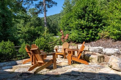 207 Utana Bluffs Trail Ellijay GA 30540