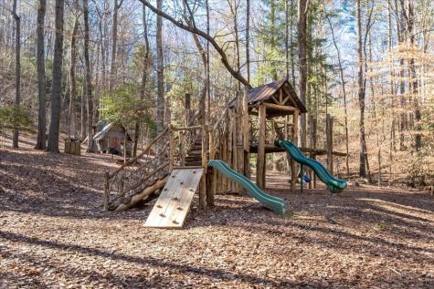 207 Utana Bluffs Trail Ellijay GA 30540