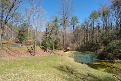 207 Utana Bluffs Trail Ellijay GA 30540