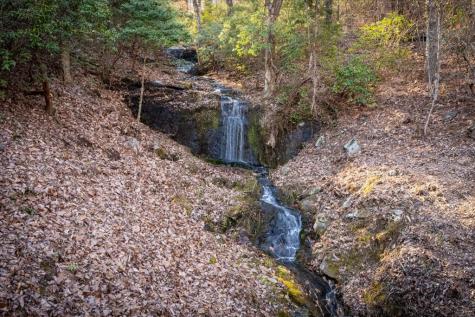 207 Utana Bluffs Trail Ellijay GA 30540