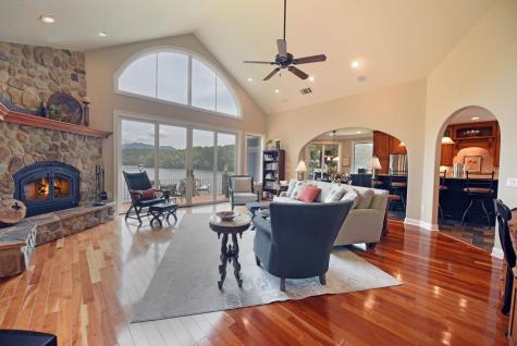 240 Sunnyside Road Hiawassee GA 30546