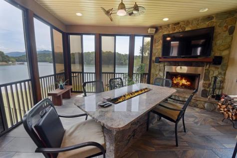 240 Sunnyside Road Hiawassee GA 30546