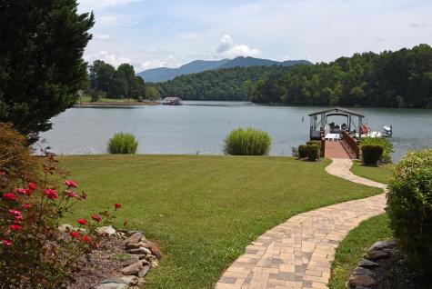 240 Sunnyside Road Hiawassee GA 30546