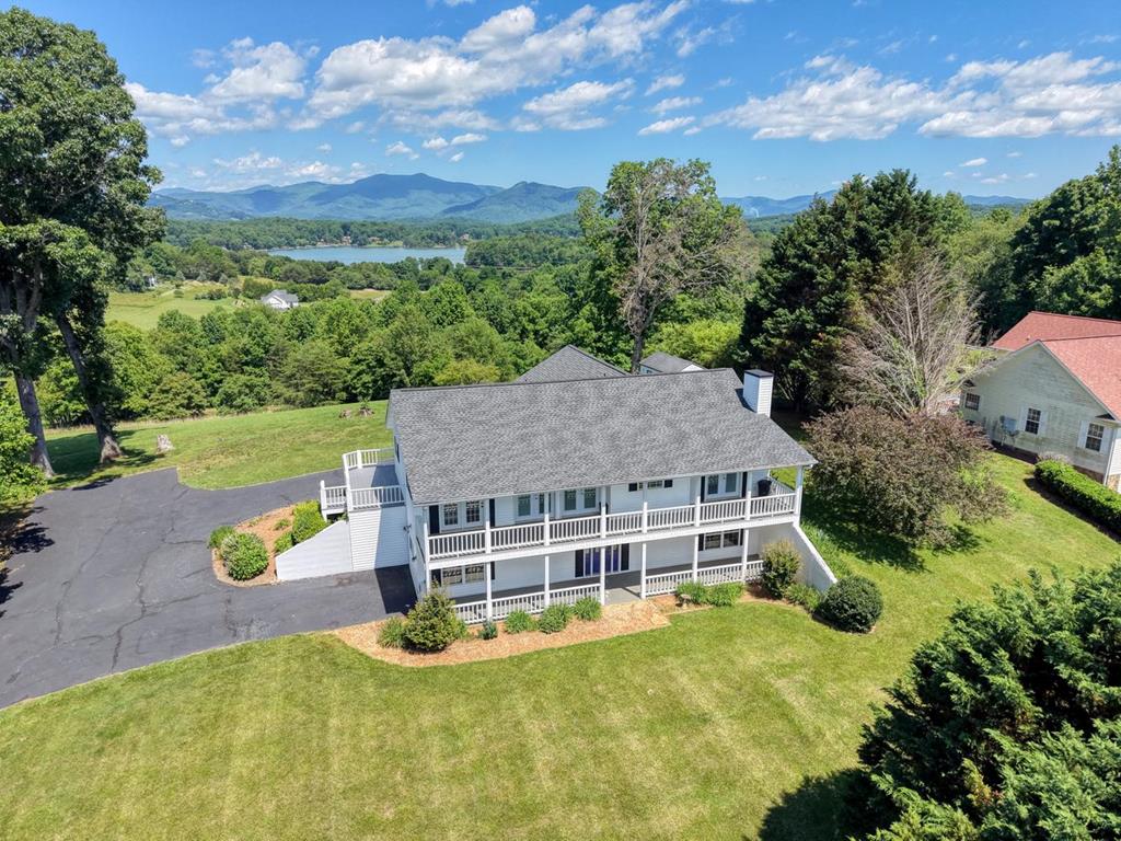2112 J V Ledford Road Young Harris GA 30582