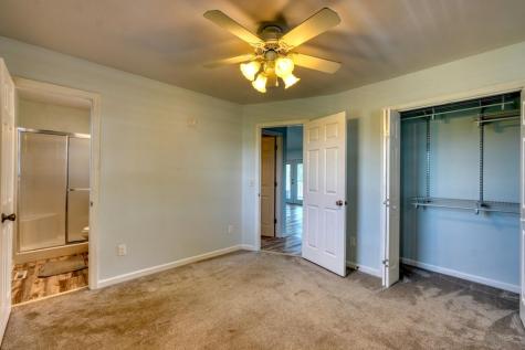 2112 J V Ledford Road Young Harris GA 30582
