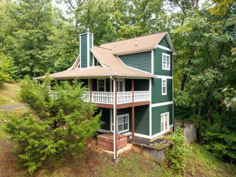2103 Pooh Corner Hiawassee GA 30546