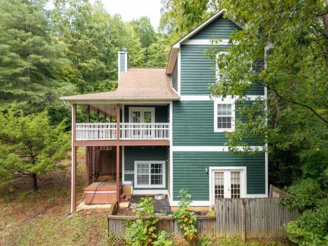 2103 Pooh Corner Hiawassee GA 30546