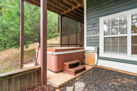 2103 Pooh Corner Hiawassee GA 30546