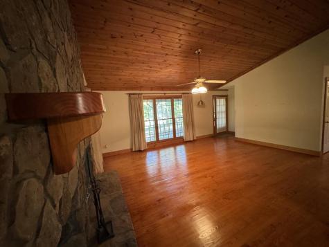 1983 Drayton Way Young Harris GA 30582