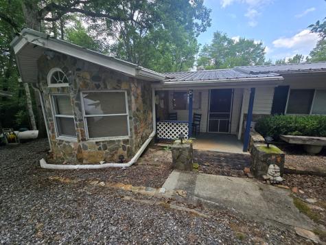 64 Green Oak Road Warne NC 28909