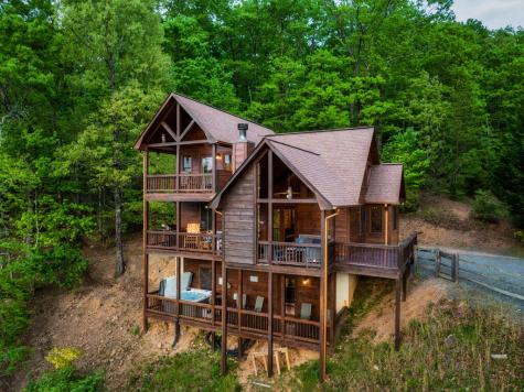 273 Deer Crest Heights Blue Ridge GA 30513