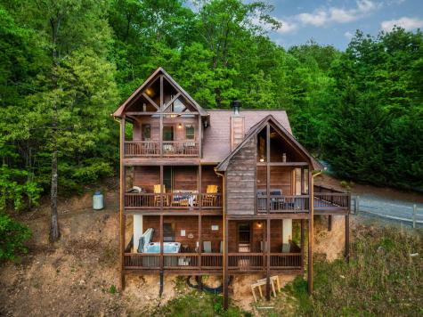 273 Deer Crest Heights Blue Ridge GA 30513