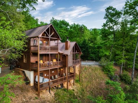 273 Deer Crest Heights Blue Ridge GA 30513