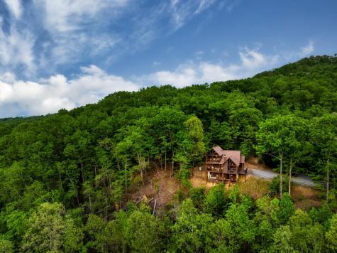 273 Deer Crest Heights Blue Ridge GA 30513
