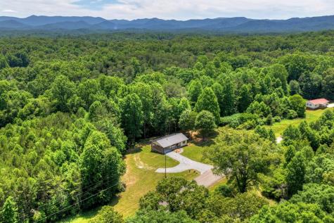 569 Number 20 Mine Road Mccaysville GA 30555