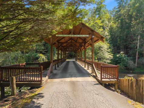 85 Misty Hollow Ridge Ellijay GA 30536