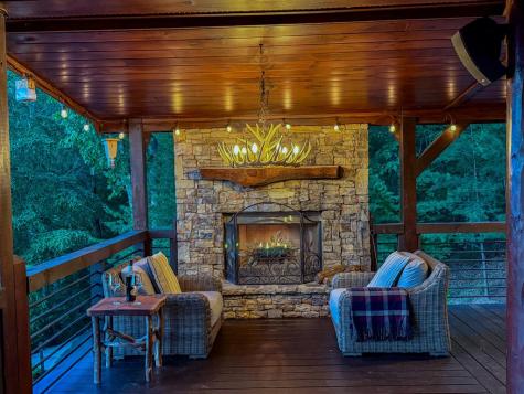 135 N Bandit Lane Blue Ridge GA 30513